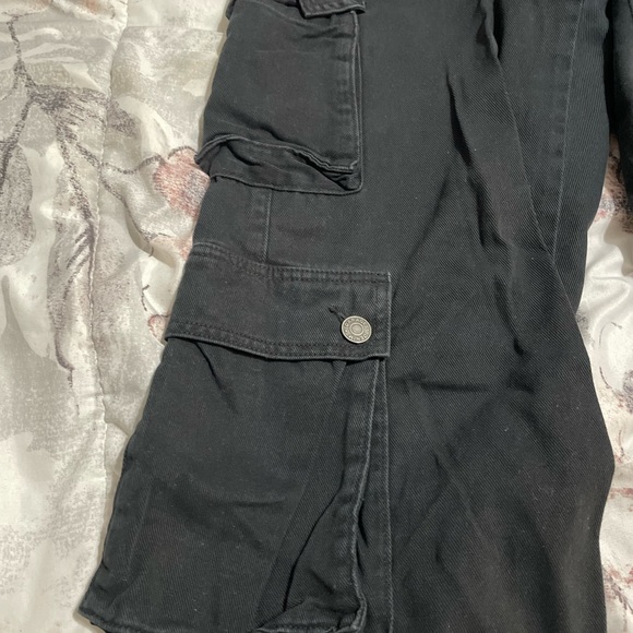Black low waisted cargos - Picture 3 of 3